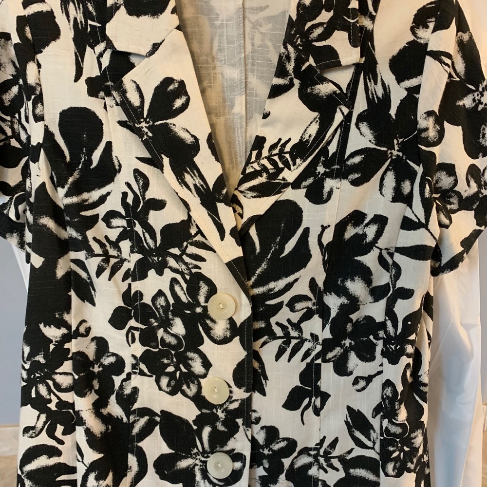 Linen short sleeve button up blouse